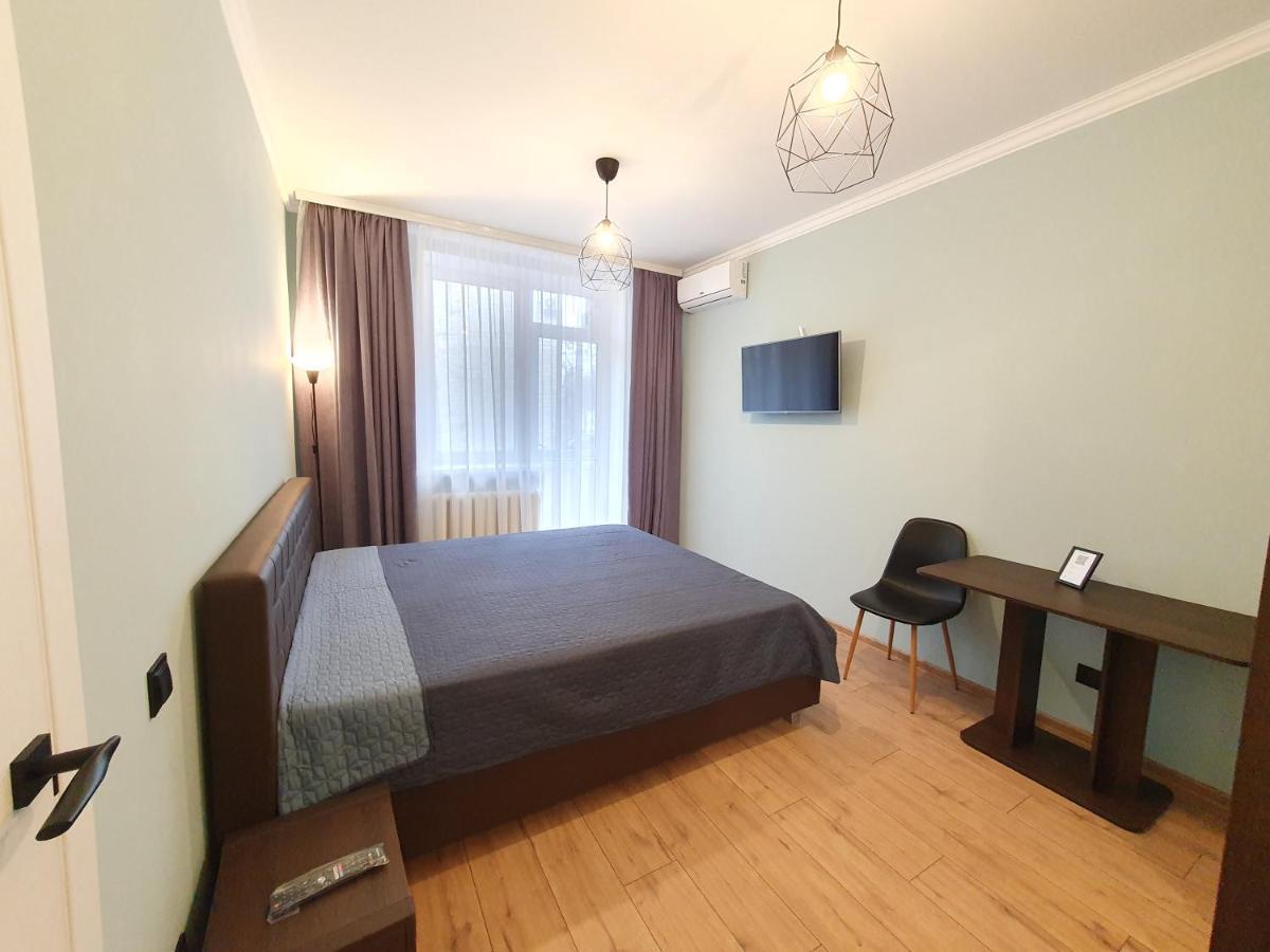 All New And Cozy Apartment In The Silence Center คีชีเนา ภายนอก รูปภาพ